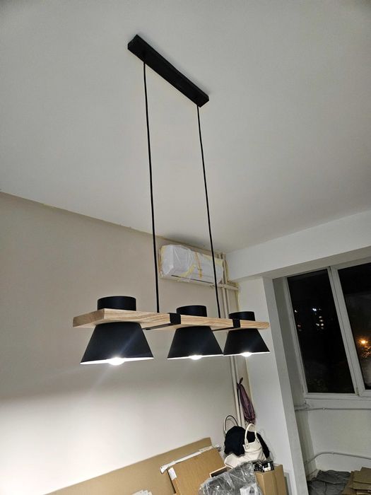 Полилей, висяща лампа EGLO в черно и дърво нов , заедно с крушките.