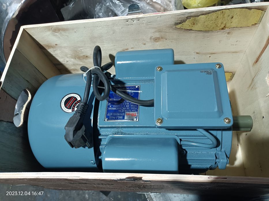 Motor 4.8kw 3000rpm 220v