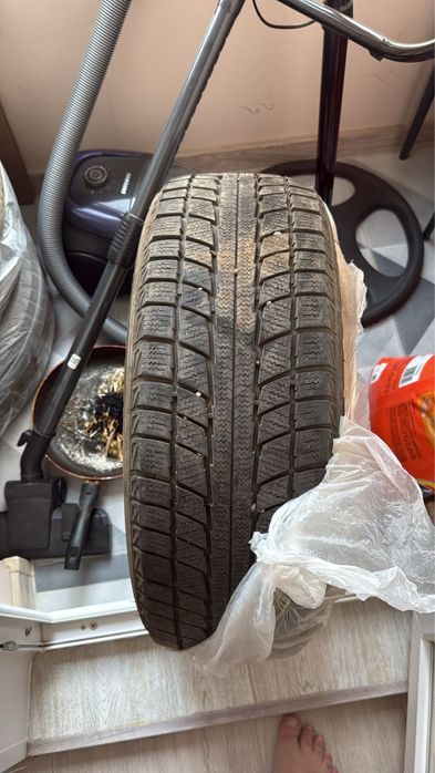 Зимний балон шина  размер 215/60/16