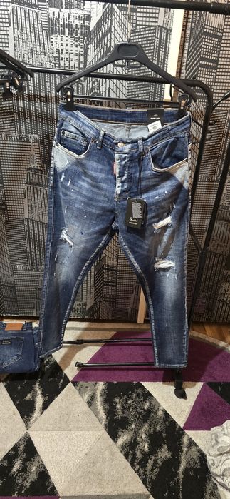 Vând blugi dsquared 2