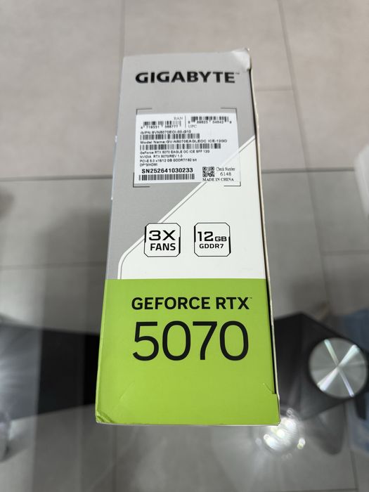 Placa video Gigabyte GeForce RTX 5070 Eagle OC ICE SFF 12GB • SIGILATA