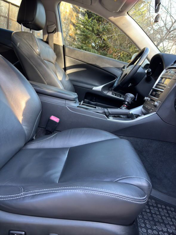 Lexus is220d 2009