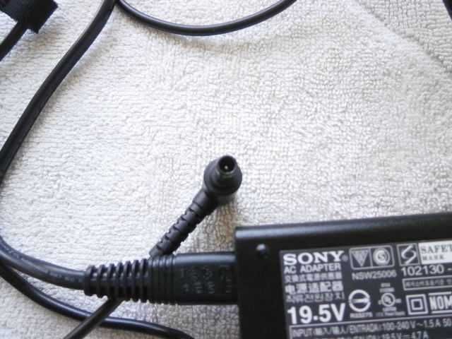 Оригинално зарядно за лаптоп Sony