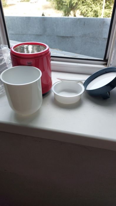 Продам новый термос для пищи с 2 чашкам