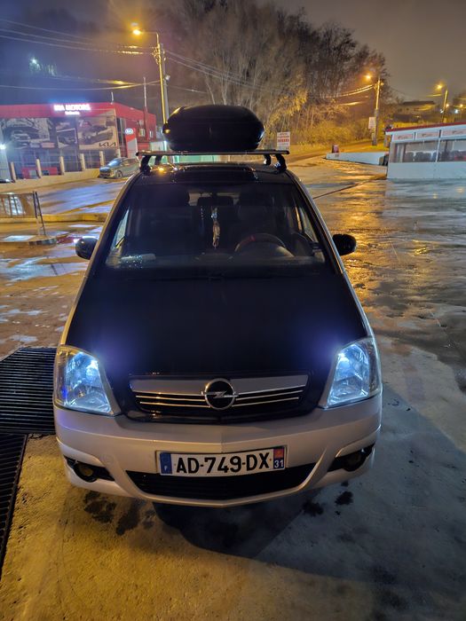 Vând Opel Meriva