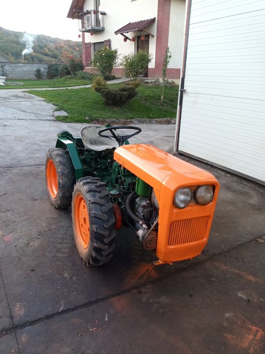 Vând ferrari și hako