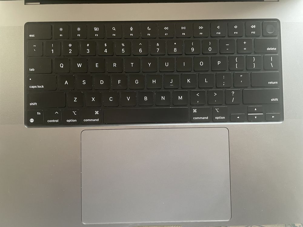 Apple MacBook Pro 16" M1 PRO 32GB RAM International Keyboard