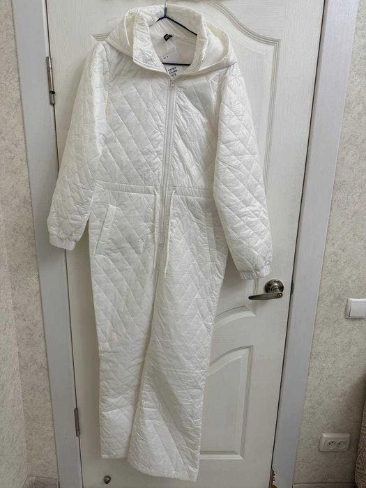 Новый легкий стеганый лыжный комбинезон H&M, размер М (44/48)