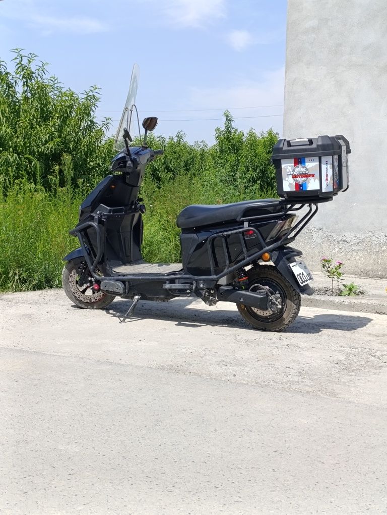 Skuter yaxshi holatda