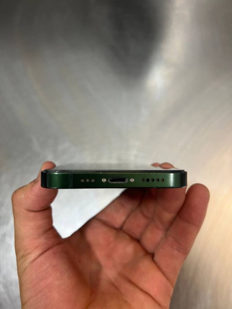 Iphone 13 128 ideal 72%yomcist bir kunga yetad  hamma joyi radnoy