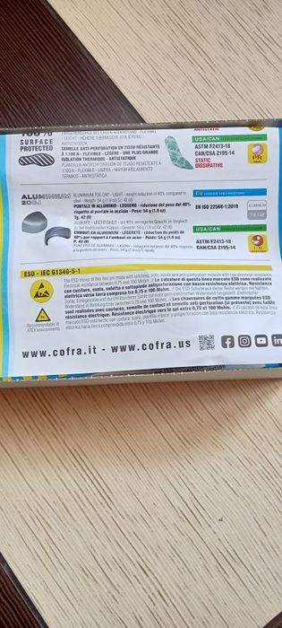 Работни обувки 42 ри номер.