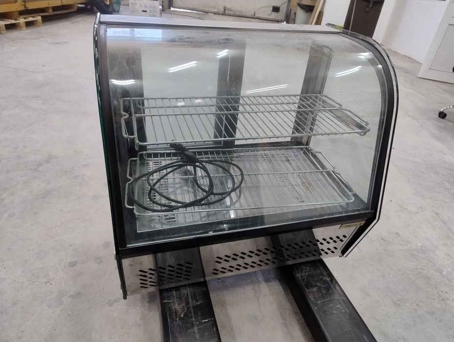 Хладилна витрина