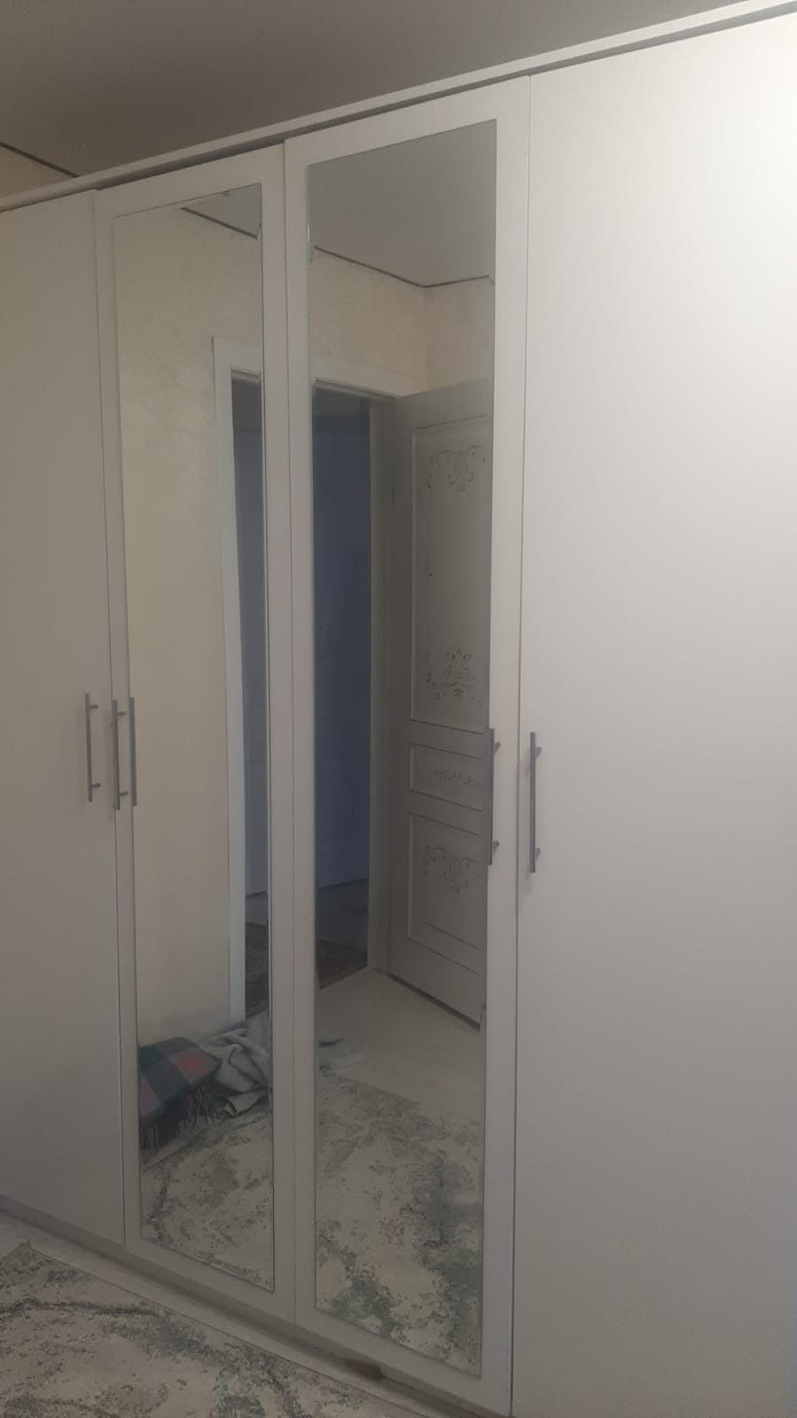 Продается спальный гарнитур почти новый месяц пользовались.