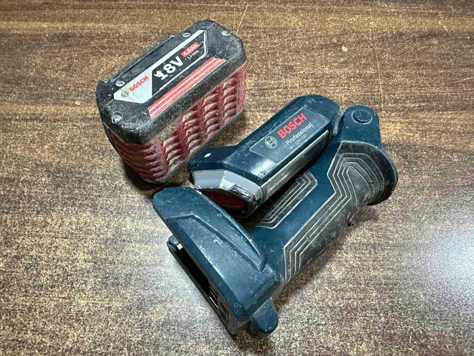 Акумулаторна лампа Bosch GLI 18V-300, 18 V с батерия 4,0Ah