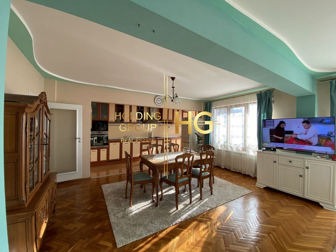 Продава се Тристаен апартамент в Добрич, Център - 115 кв.м за 1200 €/кв.м - Снимка #2