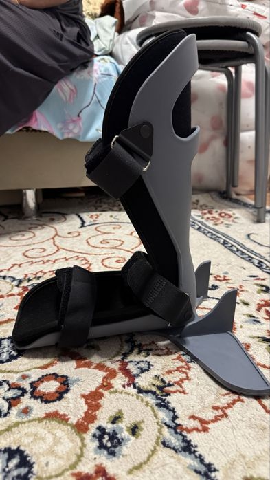 Продам Деротационный ортез-сапожок для голеностопного сустава