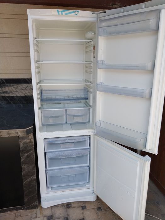 Холодильник INDESIT
