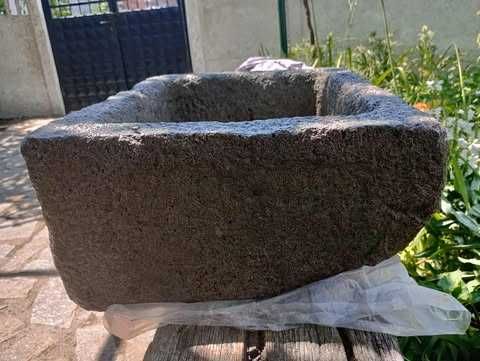 каменно корито с отвор (дупка)  +  подарък