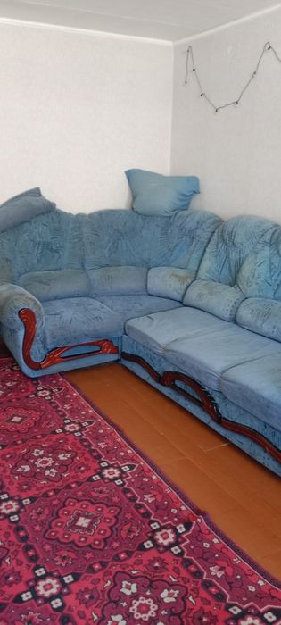 Отдам угловой диван , даром