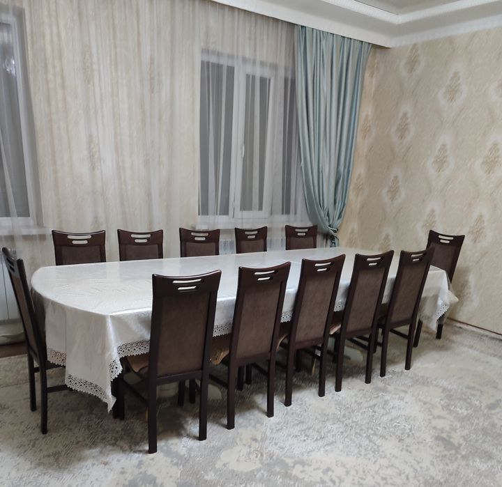 Стол и 12 стульев