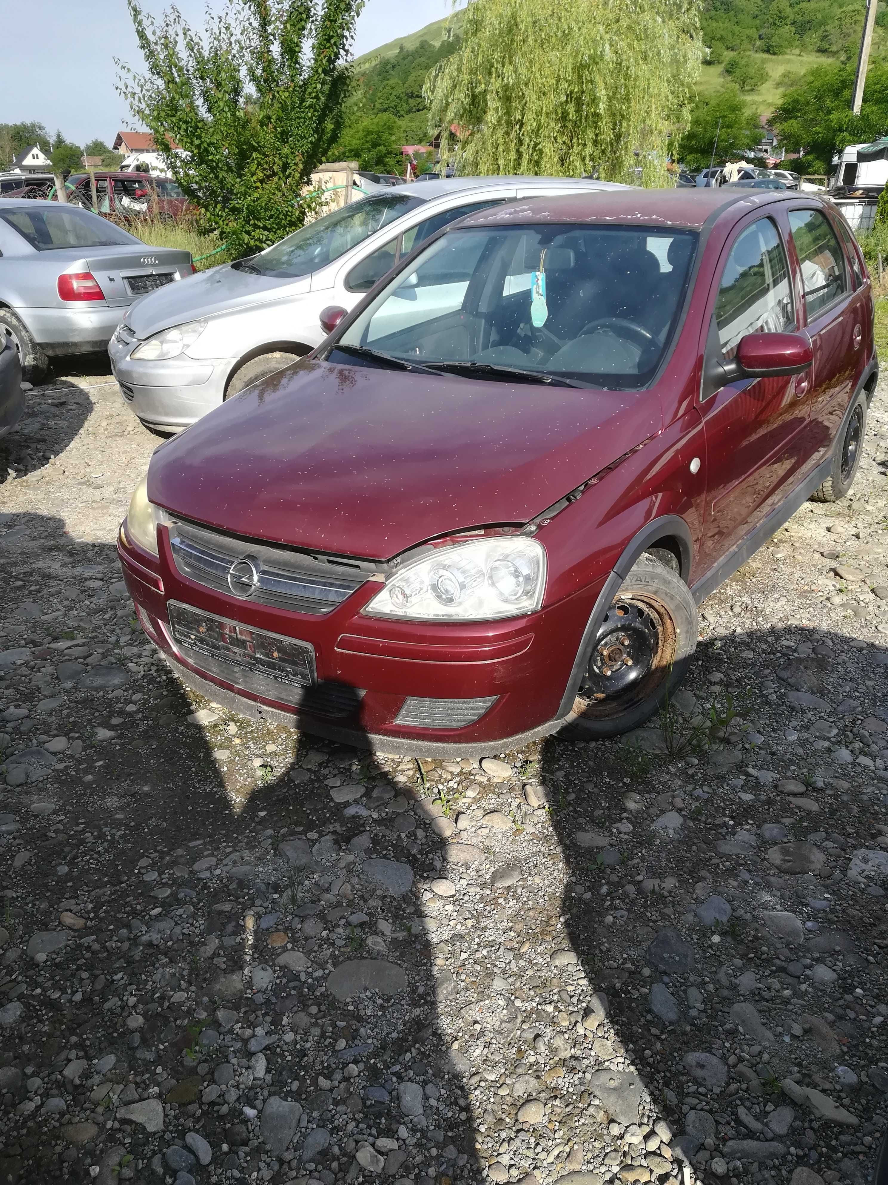 Dezmembrez/Piese Opel Corsa C 1.2 si 1.0 Benzina 2004