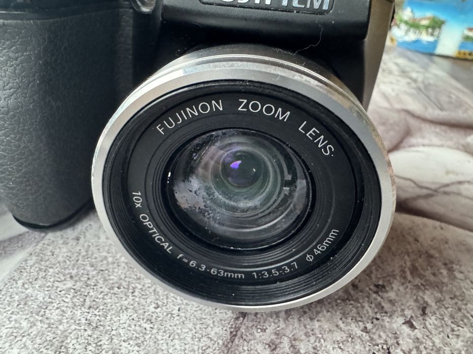 Aparat foto digital Fujifilm FinePix S5700