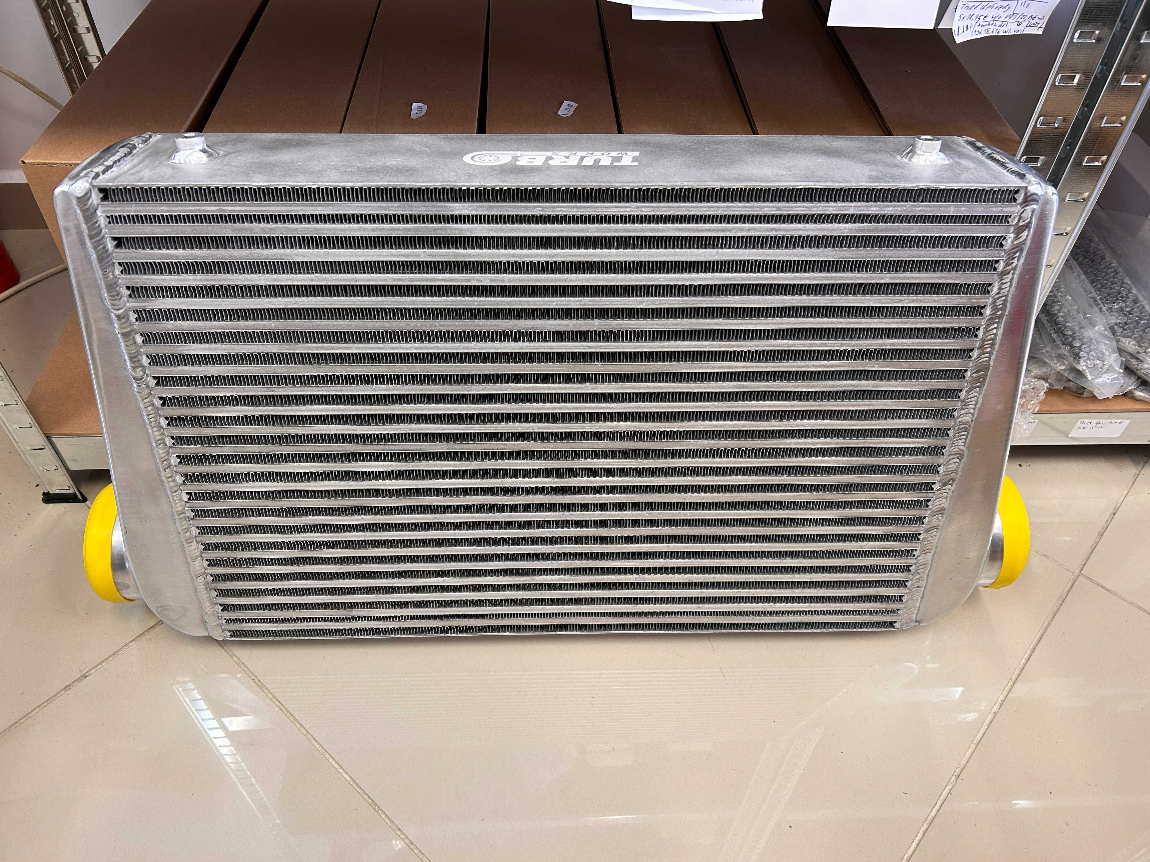 TurboWorks универсален интеркулер Intercooler 600x400x120 4" bar&plate