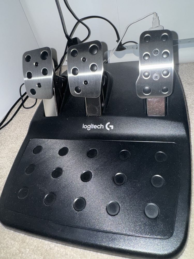 Комплект волан logitech g29 и педали в гаранция