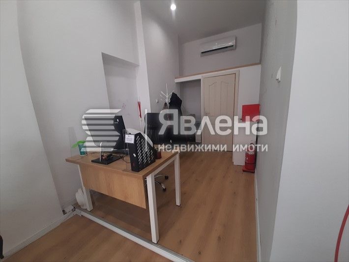 Дава се под наем Магазин в Варна, Център - 30 кв.м за 450 € - Снимка #1
