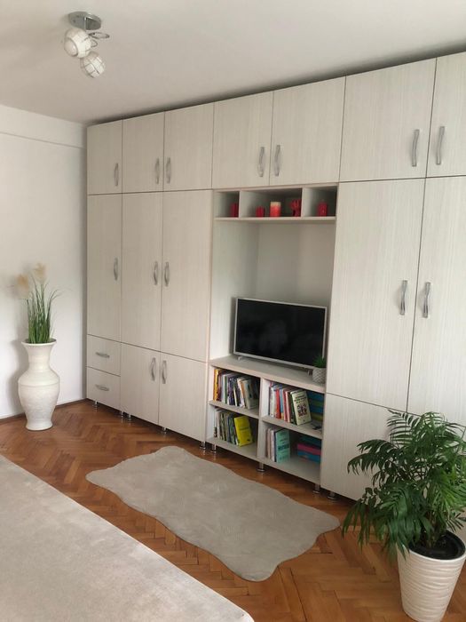 Vand mobila sufragerie