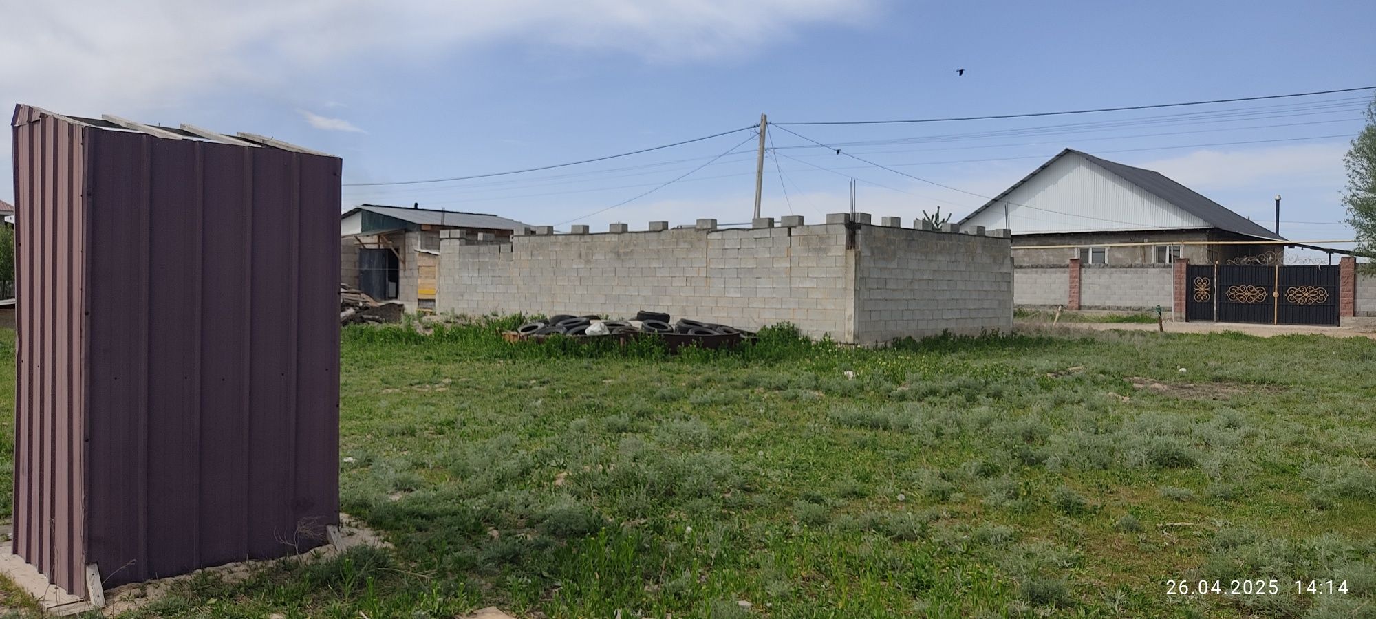Продам дом недостроенный в стиле хайтека
