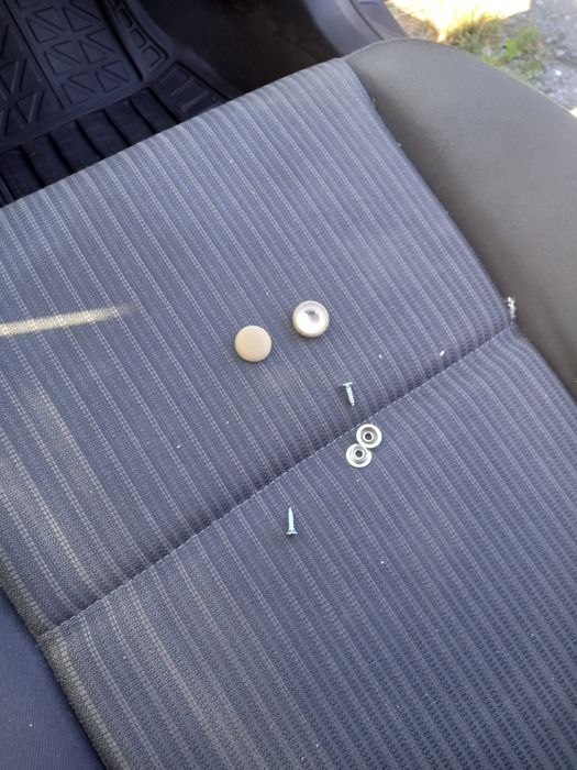 40 kit capse reparat plafonul trimit cu livrare prin olx ultimele 3set