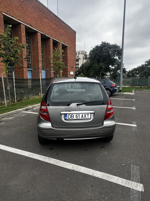 Vând Mercedes Benz A180