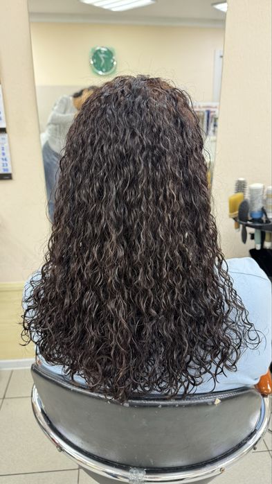 Парикмахер, работаю в салоне и выезжаю на дом.