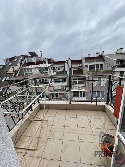Продава се Тристаен апартамент в Бургас, Възраждане - 120 кв.м за 1125 €/кв.м - Снимка #8