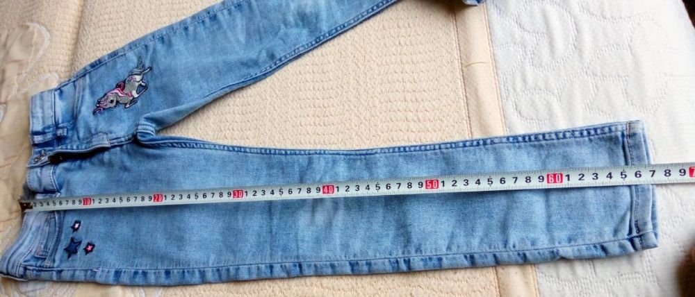 Детски дънки Denim с бродерия и дължина 64см за ръст 104см