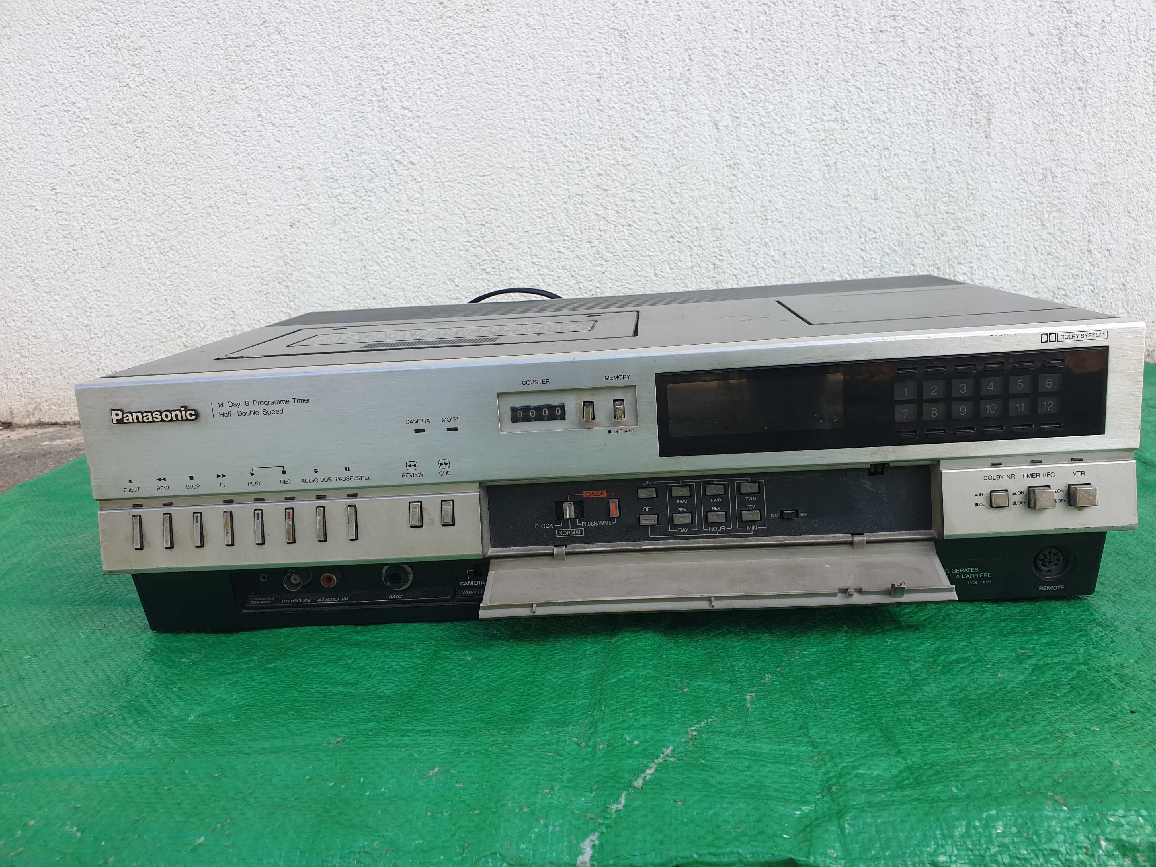Video recorder Panasonic NV - 7000 ,fabricat in 1980 ,made in Japan