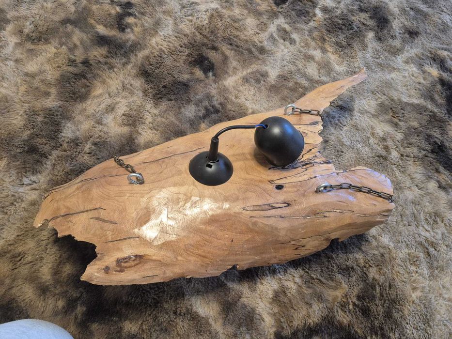 Lustra rustica sculptata manual