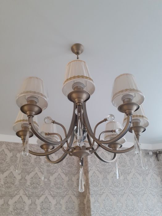 Продам люстру 90000