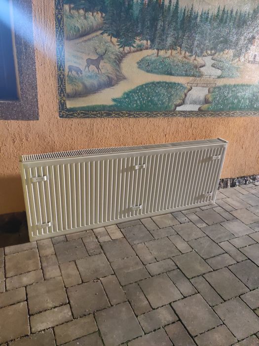 Vînd calorifer otel 1600/600 in stare buna