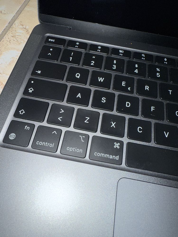 MacBook Air M1 A2337