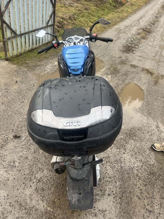 Bmw f 650 cs         .
