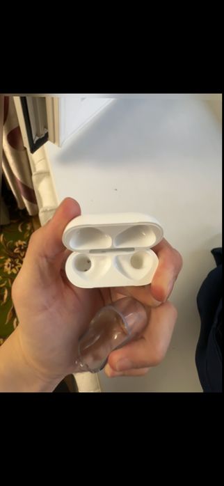 Airpods 4 кейс оригинал