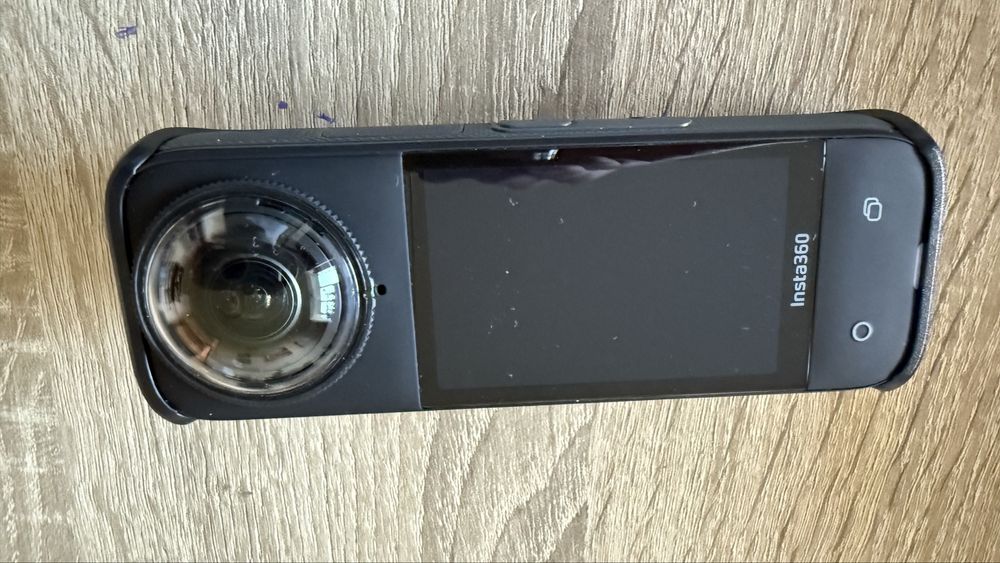 Екшън камера Insta 360 x4
