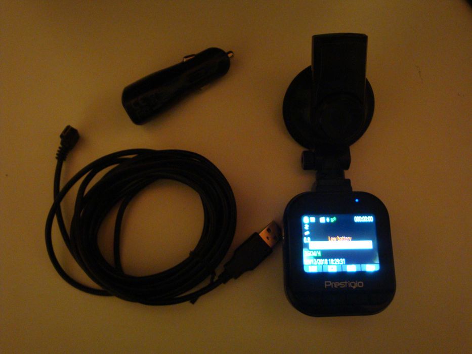 Camera video auto dvr prestigio roadrunner 585 cu gps