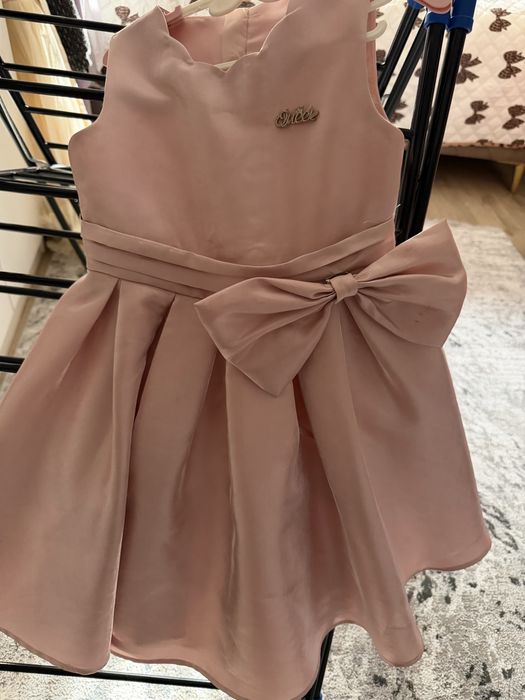 Продам платье на девочку