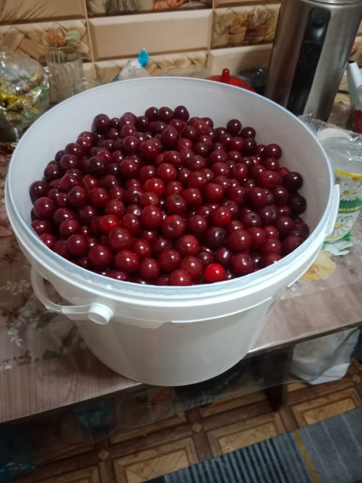 Продам вишню 3500