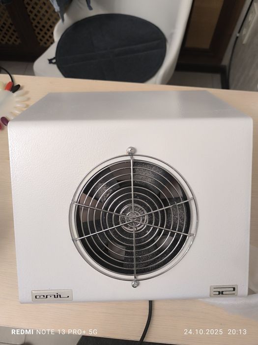 Продам вытяжки , пылесос для маникюра