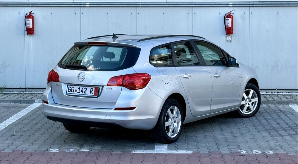 Opel Astra J Tourer / 1.7 CDTI 125 CP / Navi