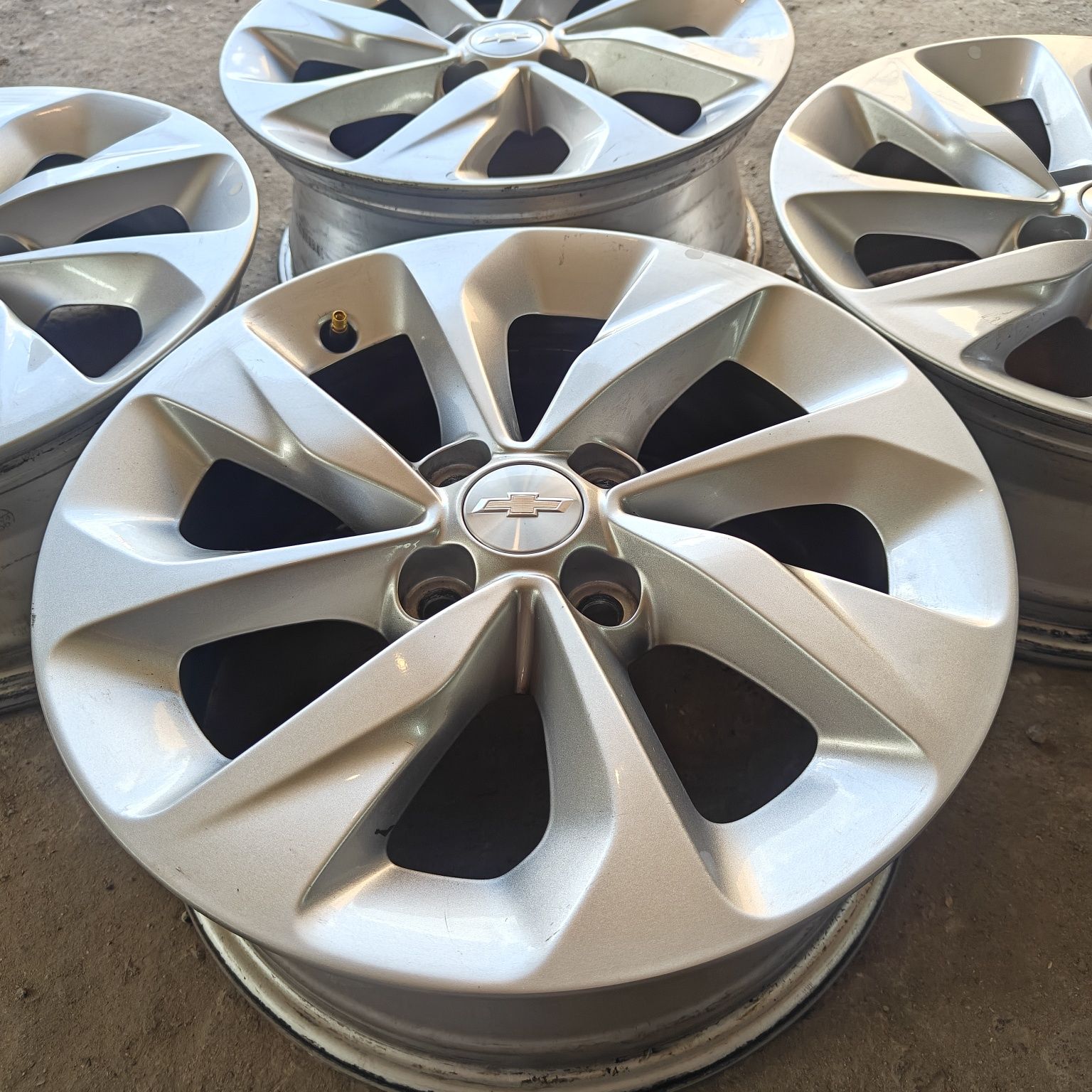 R15  PCD 4 *100 Комплект оригинальных легкосплавных дисков